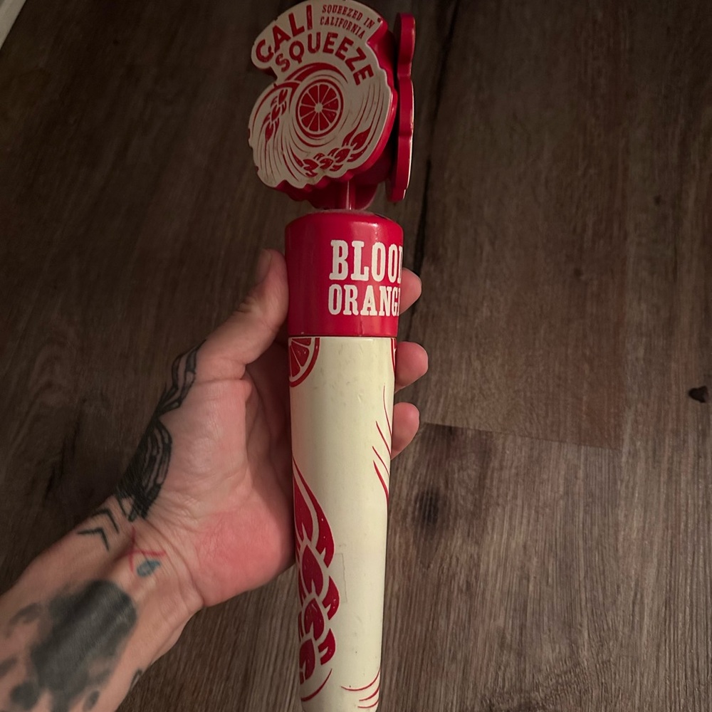 Cali Squeeze Blood Orange tap handle